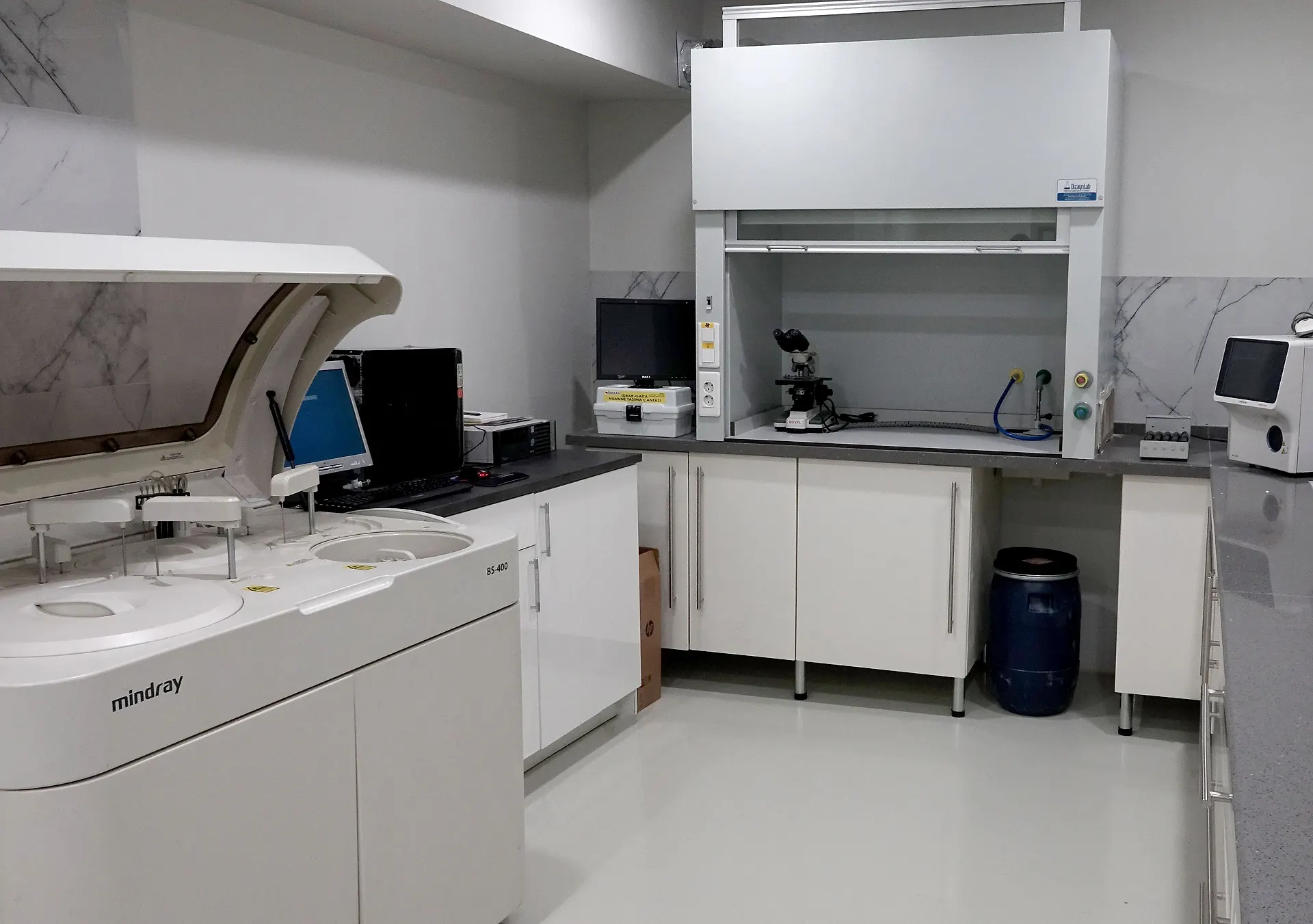 Rentek Laboratuvarı'nda otomatik analiz cihazı